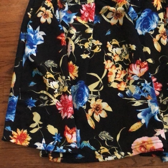 Women’s Floral Dress - Picture 16 of 17